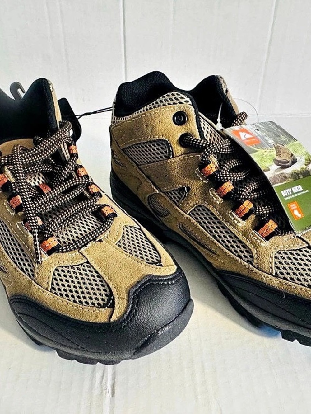 Ozark Trail hiking boots Hiking Boots Brown & Black Boys US 3 NWT